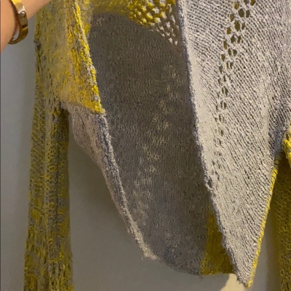 Distressed Knit Cropped Sweater - Picture 5 of 5